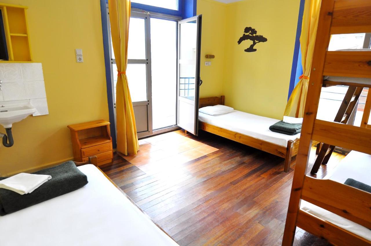 The Student & Travellers Inn เอเธนส์ ภายนอก รูปภาพ