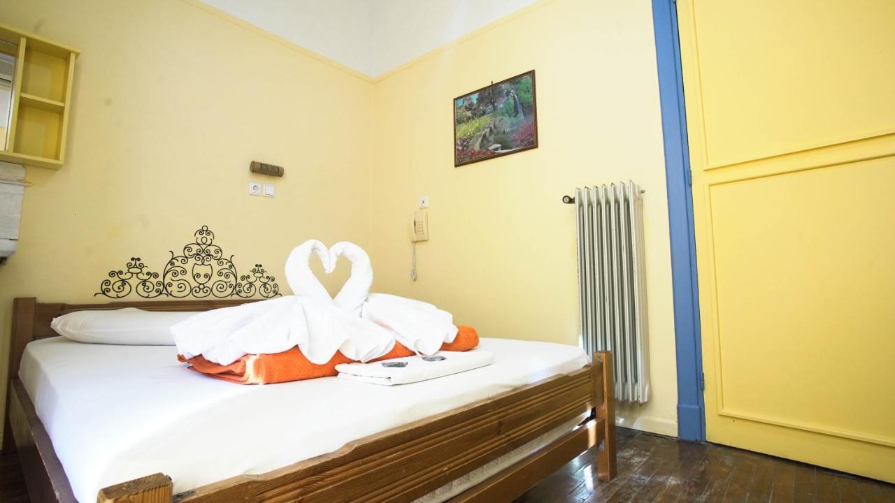 The Student & Travellers Inn เอเธนส์ ภายนอก รูปภาพ